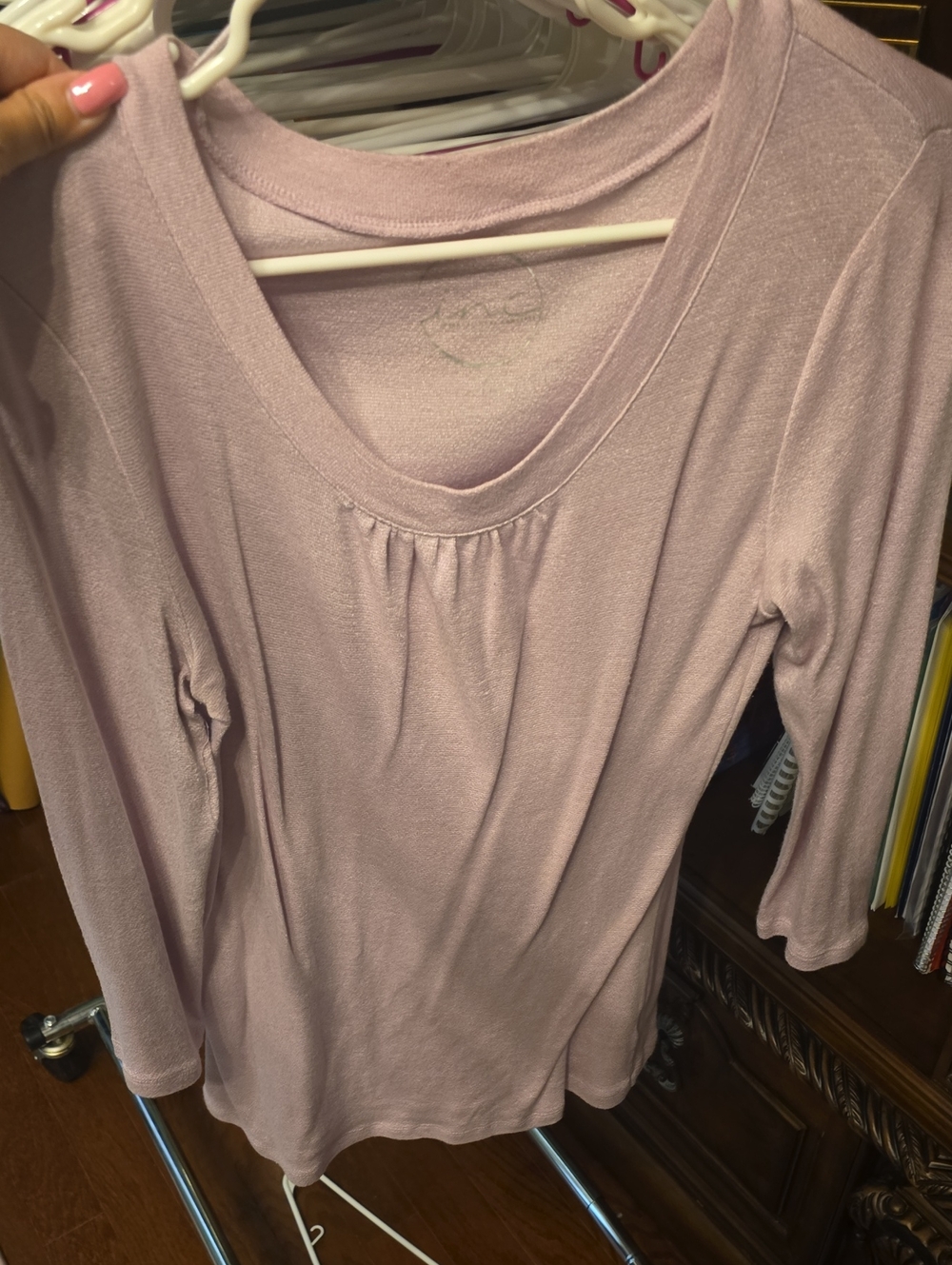 Women’s Long Sleeve Scoop Neck Top in Lavendar